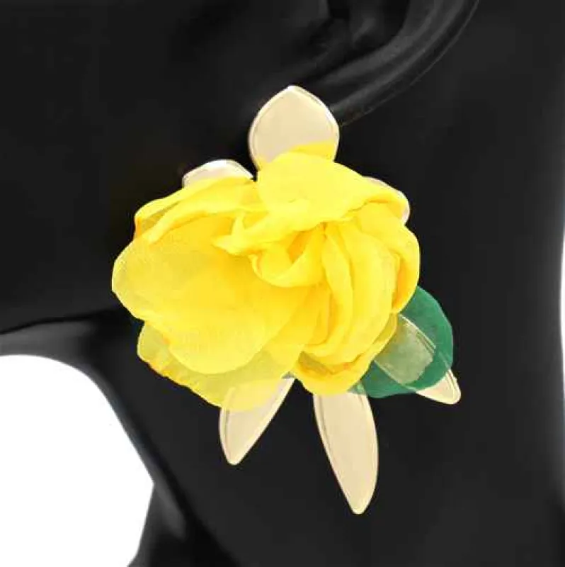 GOLD FLOWER EARRINGS ( 2935 GDMUS ) sold by Oh My Jewelry