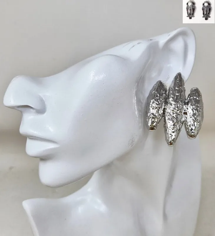 SILVER METAL CLIP ON EARRINGS ( 20134 R ) sold by Oh My Jewelry