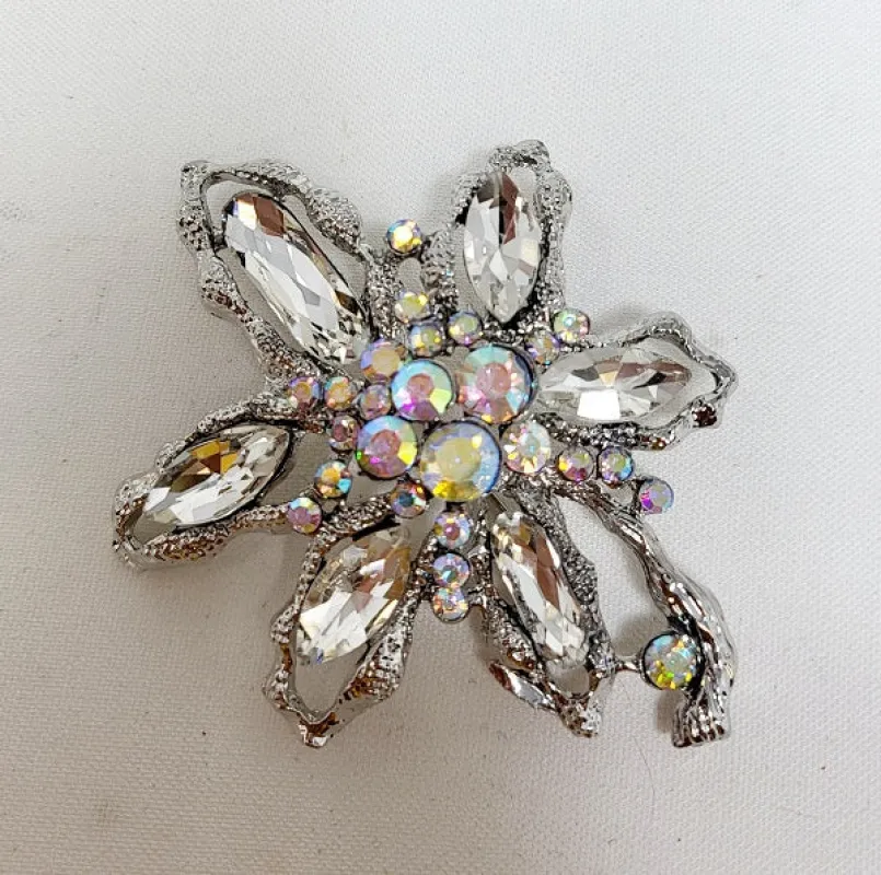 SILVER BROOCH CLEAR STONE ( 10012 R ) sold by Oh My Jewelry