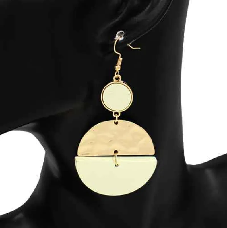 DANGLING WOOD EARRINGS ( 2730 GDIV ) sold by Oh My Jewelry