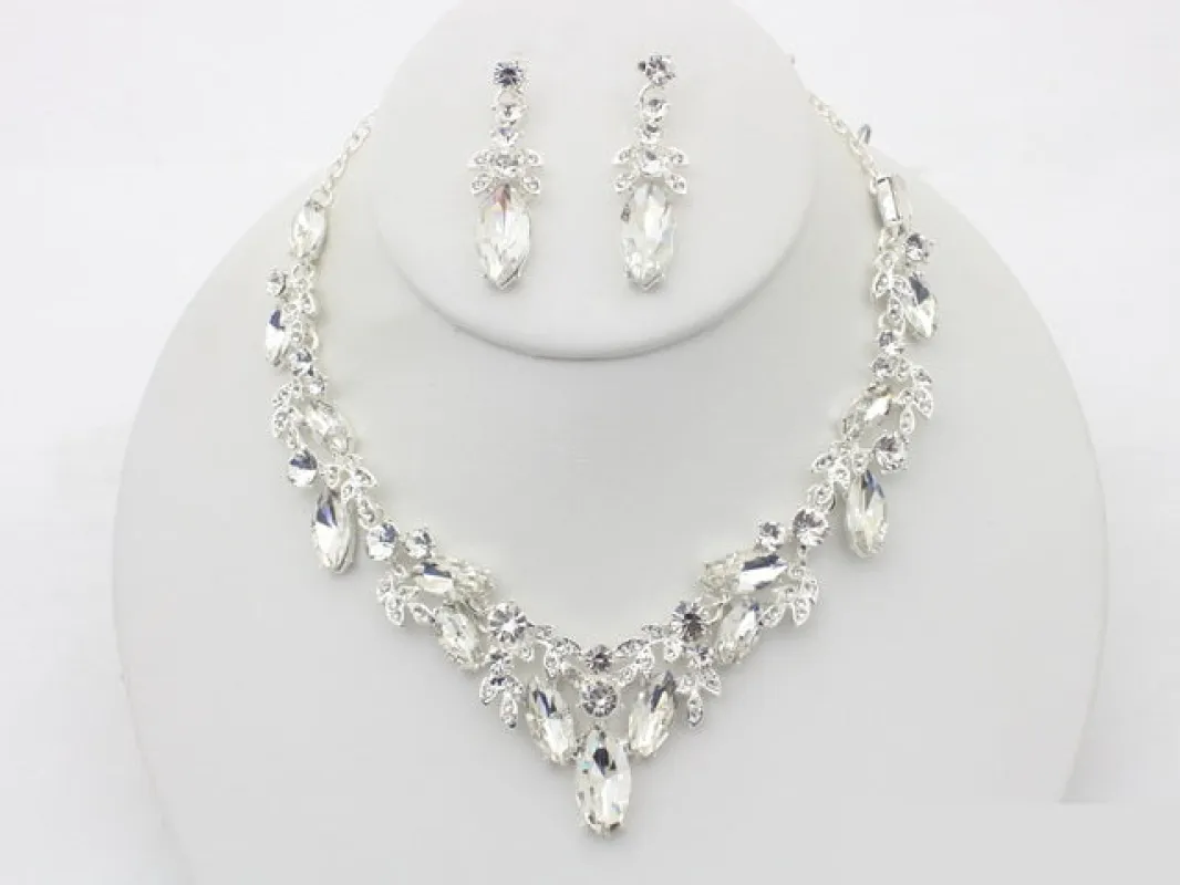 SILVER CLEAR NECKLACE SET ( 20809 SCRY ) sold by Oh My Jewelry