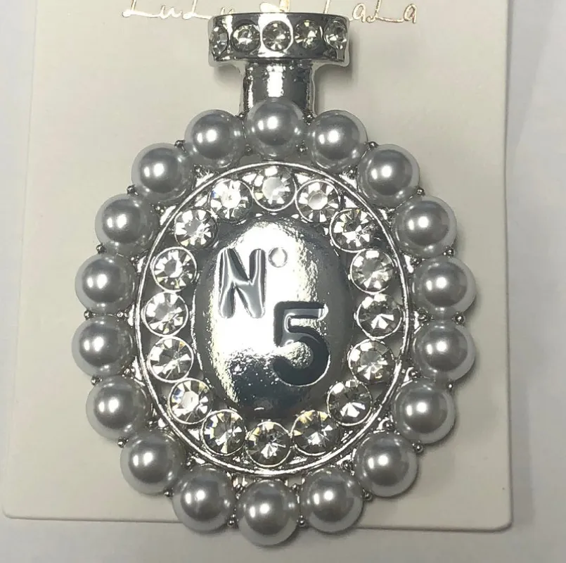 SILVER BROOCH CLEAR STONES WHITE PEARLS ( 1005 RHWHT ) sold by Oh My Jewelry