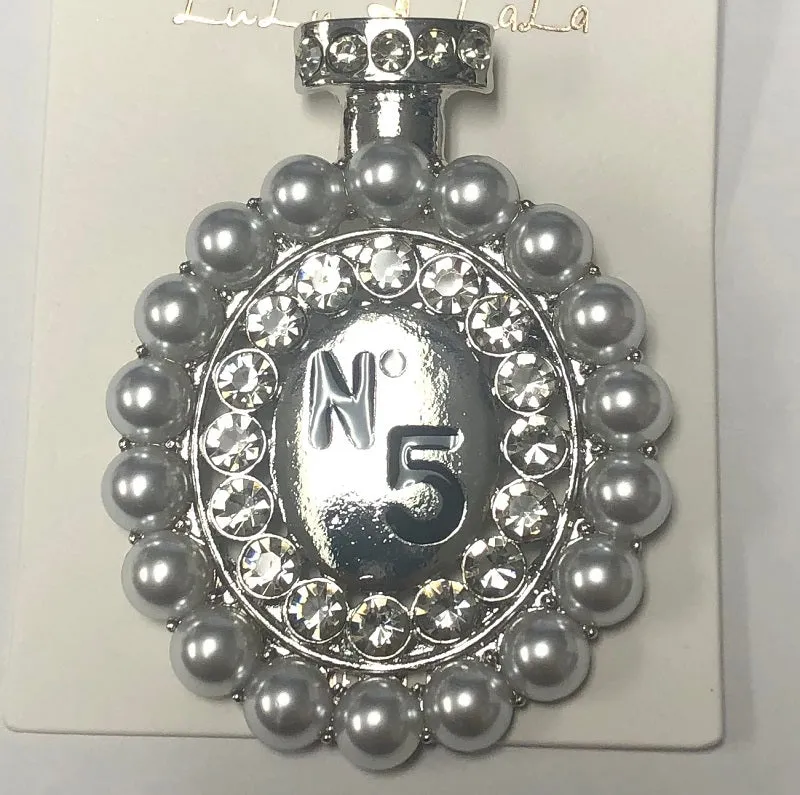 SILVER BROOCH CLEAR STONES WHITE PEARLS ( 1005 RHWHT ) sold by Oh My Jewelry