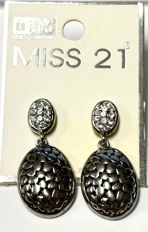 DANGLING SILVER EARRINGS CLEAR STONES ( 50025203 ) sold by Oh My Jewelry