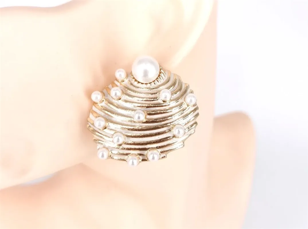 Gold Seashell Pearl Earrings ( 6258 GDCR ) made by Oh My Jewelry