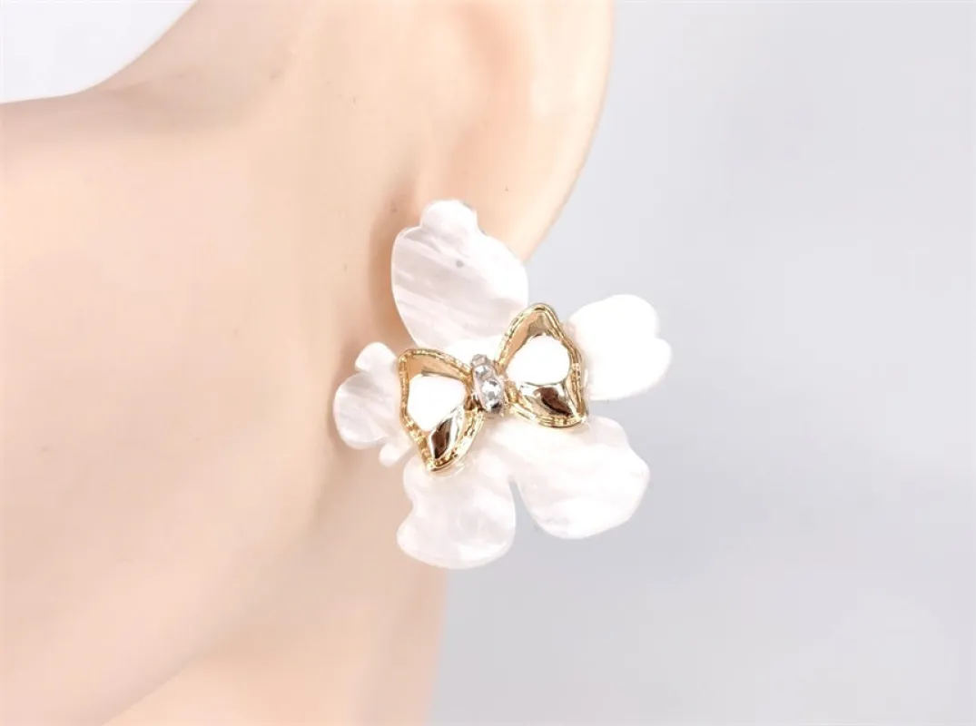 GOLD WHITE FLORAL EARRINGS ( 6504 GDWH ) sold by Oh My Jewelry