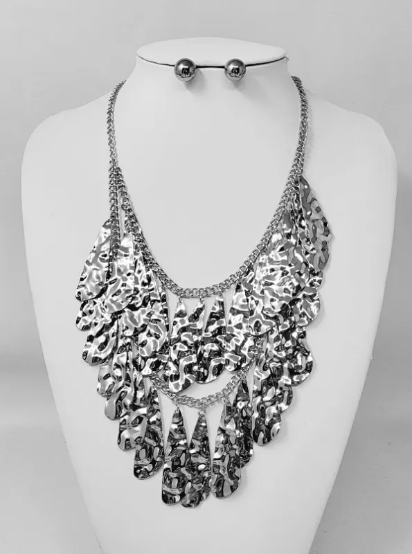 SILVER HAMMERED NECKLACE SET ( 11045 R ) sold by Oh My Jewelry
