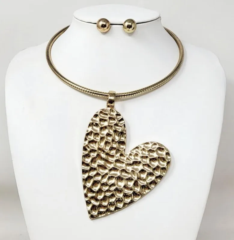 HEART CHOKER NECKLACE SET GOLD ( 10963 G ) sold by Oh My Jewelry