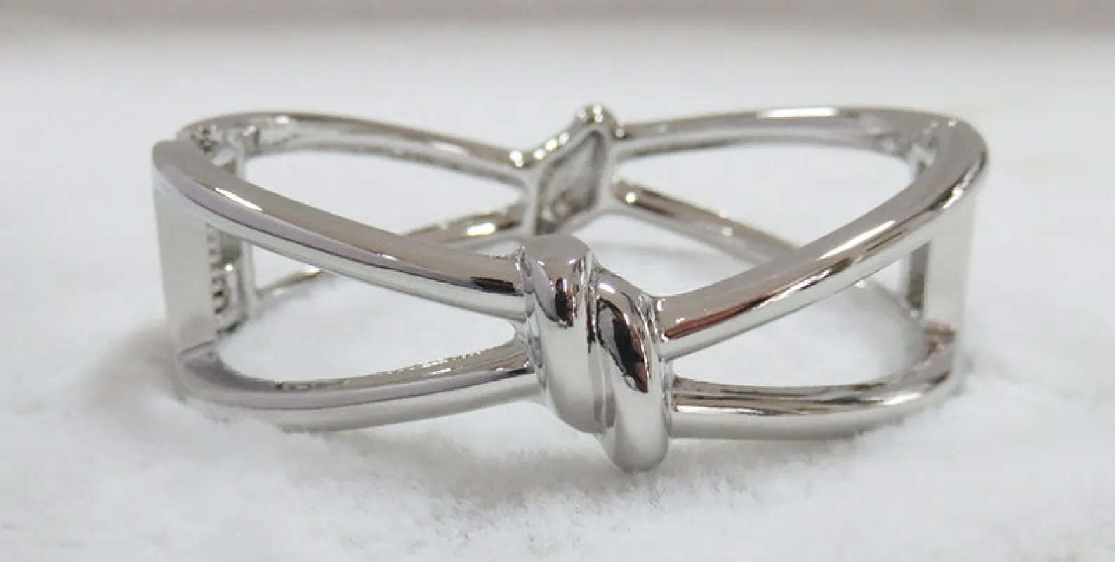 SILVER BANGLE ( 868 S ) sold by Oh My Jewelry