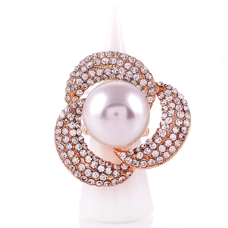 CRYSTAL FLOWER STRETCH RING PEARL ( 1329 GCP ) sold by Oh My Jewelry