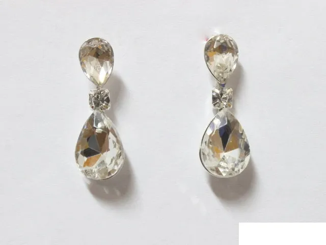 SILVER CLEAR EARRINGS ( 6971 SCRY ) sold by Oh My Jewelry