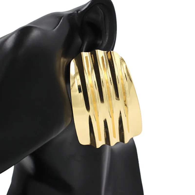 METAL EARRINGS ( 8282 GD ) made by Oh My Jewelry