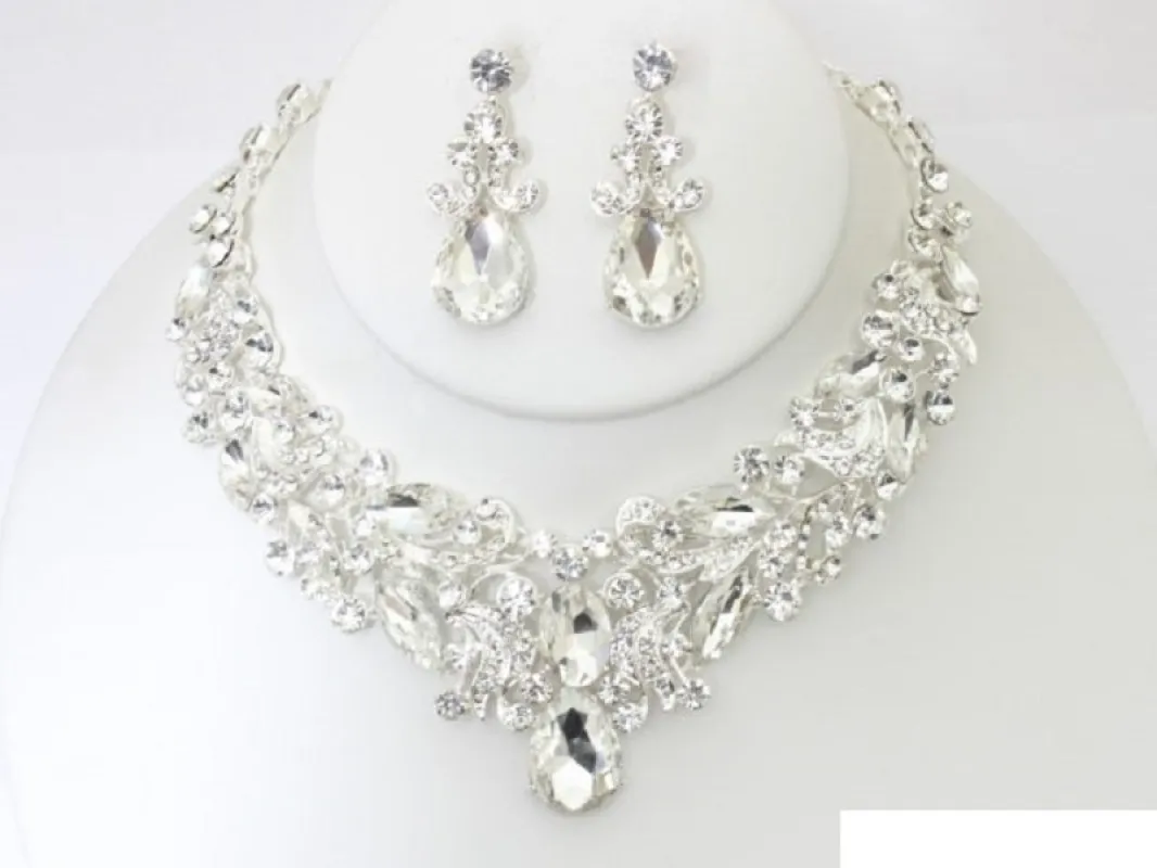 CLUSTER TEARDROP NECKLACE SET ( 20494 SCRY ) made by Oh My Jewelry