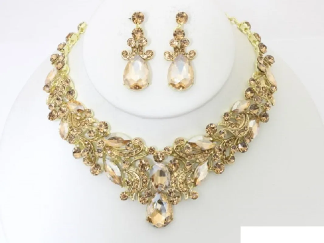 CLUSTER TEARDROP NECKLACE SET ( 20494 GSA ) made by Oh My Jewelry