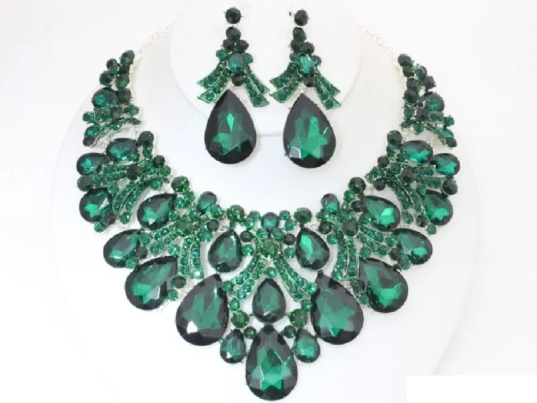 CLUSTER TEARDROP NECKLACE SET ( 20084 SEME ) made by Oh My Jewelry