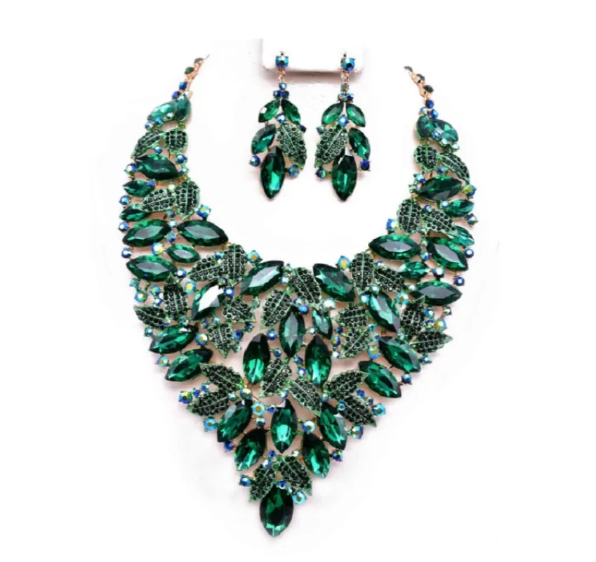 LARGE GOLD NECKLACE SET GREEN STONES ( 12694 GGR ) made by Oh My Jewelry