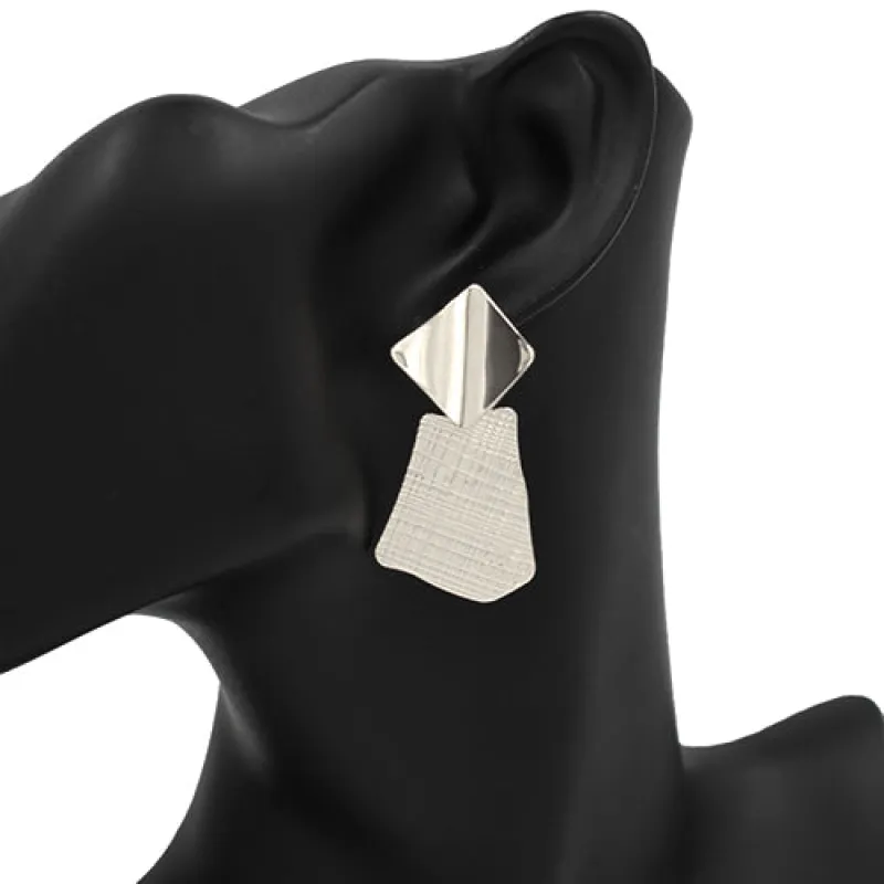 SILVER METAL DANGLING EARRINGS ( 5300 RD ) made by Oh My Jewelry