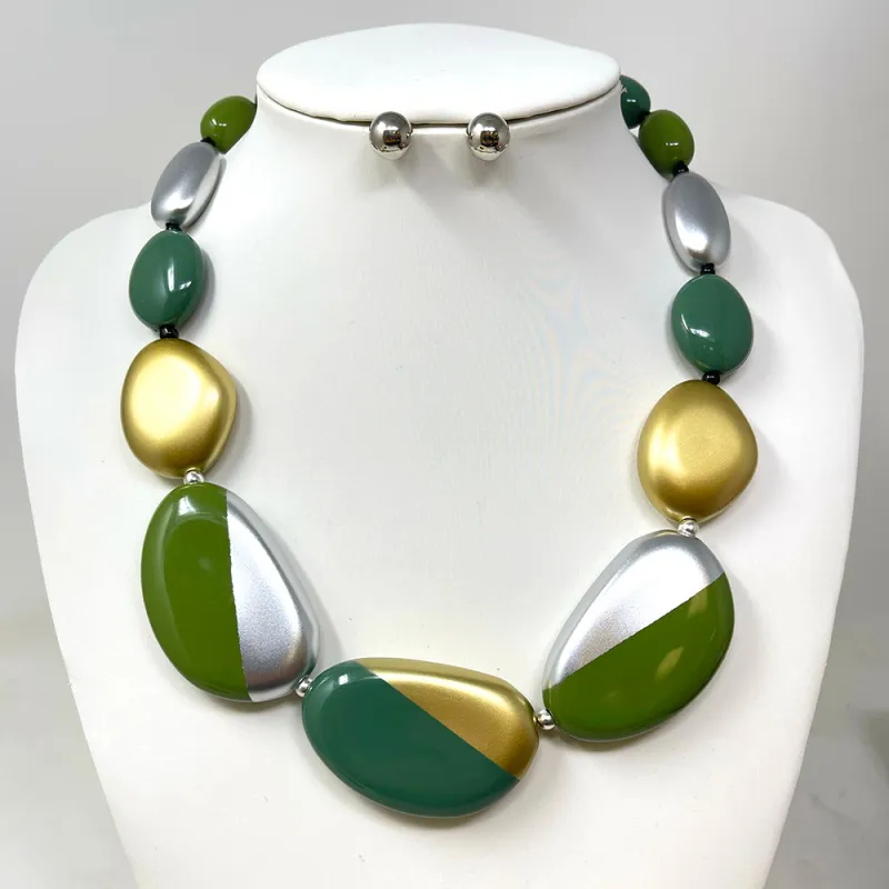 GREEN ROUND STONE SHAPE NECKLACE SET ( 10547 GR ) sold by Oh My Jewelry
