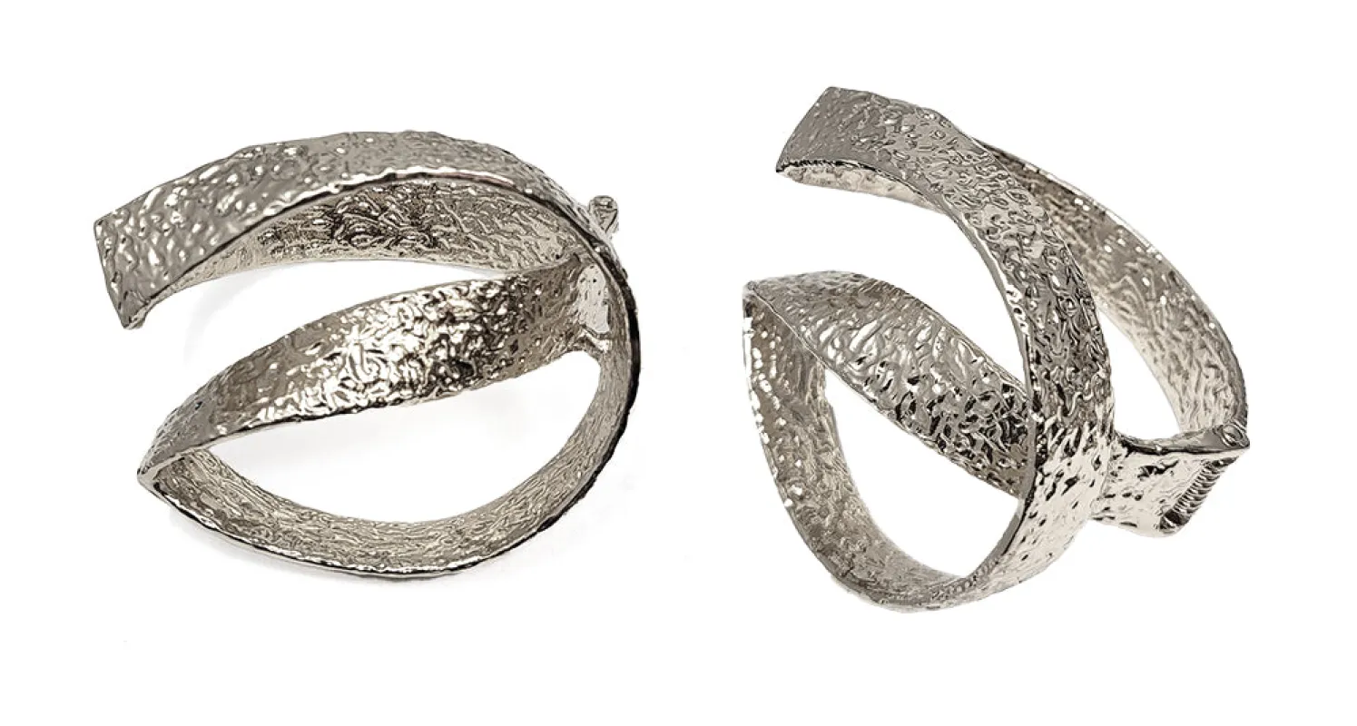SILVER STYLISH HAMMERED BANGLE BRACELET ( 10083 R ) made by Oh My Jewelry