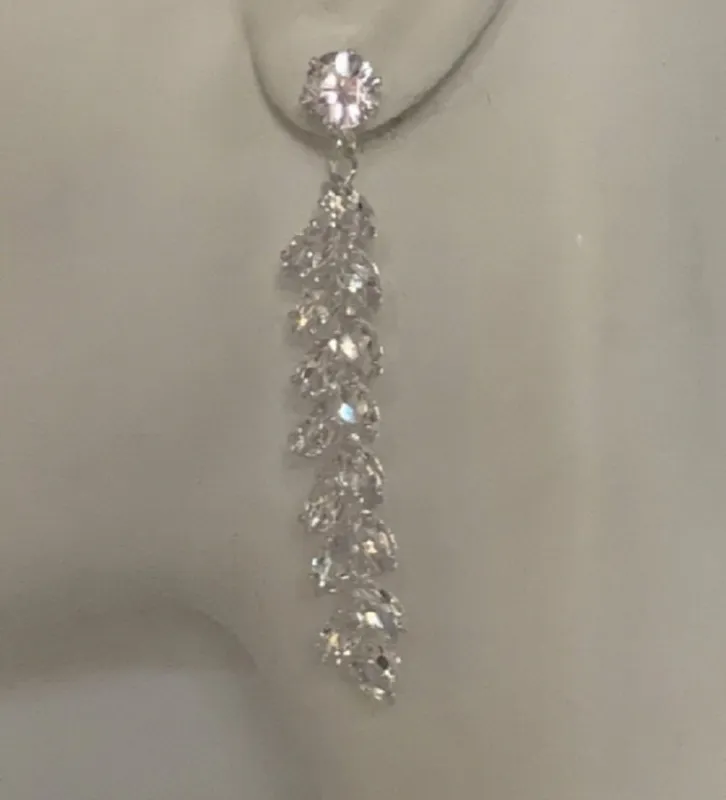 SILVER EARRINGS CLEAR CZ CUBIC ZIRCONIA STONES ( 28181 1CL ) sold by Oh My Jewelry