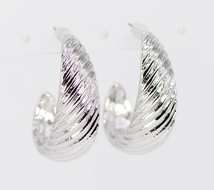 SILVER METAL EARRINGS ( 2965 S ) sold by Oh My Jewelry