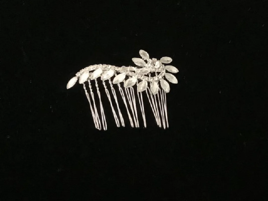 SILVER HAIR COMB CLEAR STONES ( 63724 ) sold by Oh My Jewelry