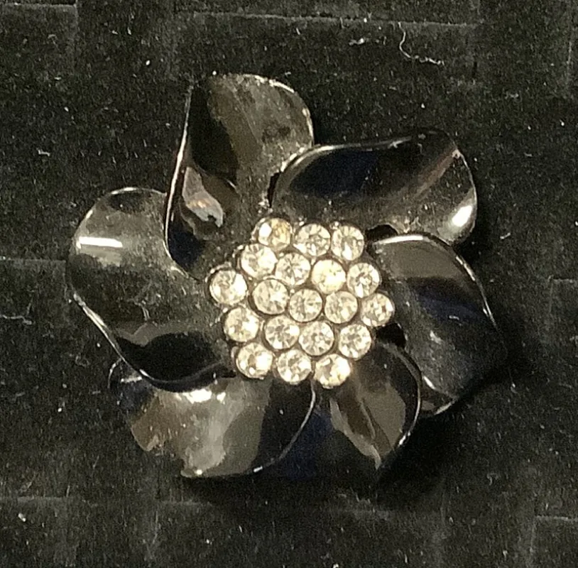 SILVER BLACK FLOWER RING CLEAR STONES ( 1002 BK ) sold by Oh My Jewelry