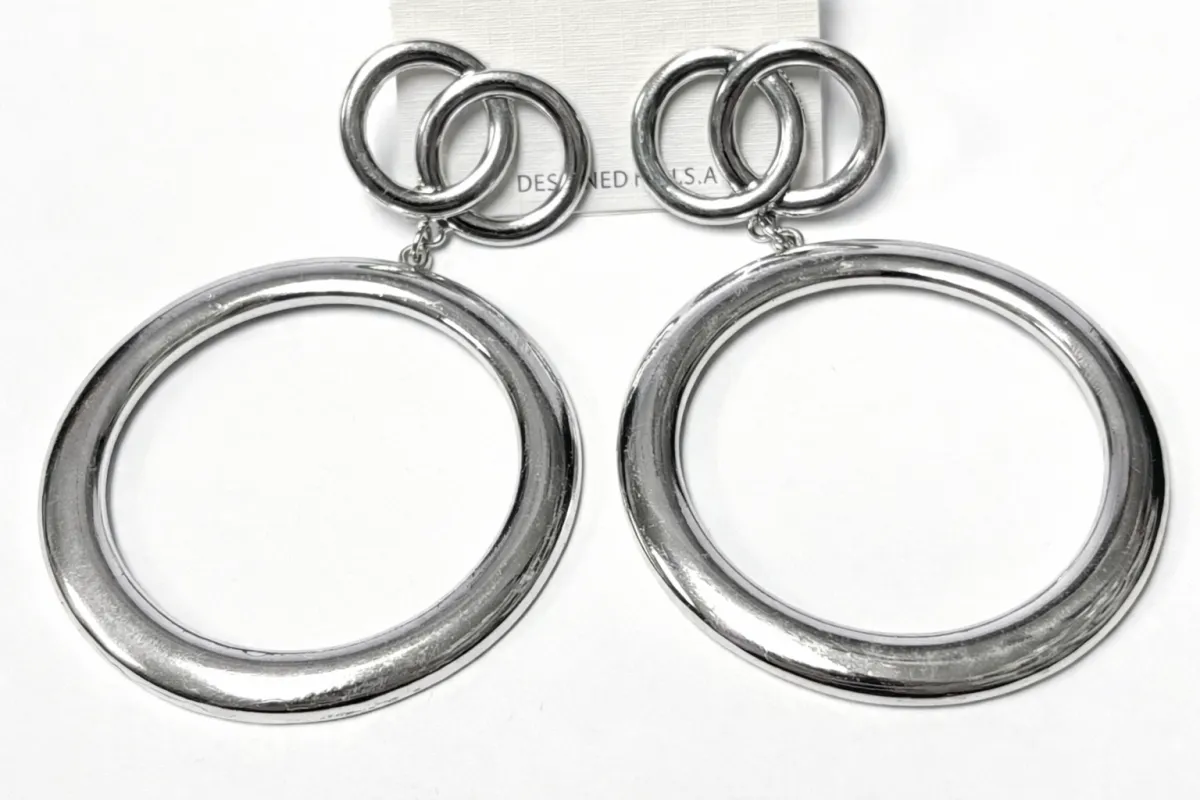 SILVER METAL HOOP EARRINGS ( 0379 RD ) made by Oh My Jewelry