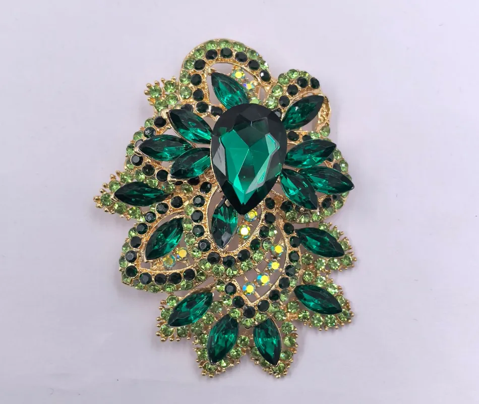 GOLD BROOCH GREEN STONES ( 0055 2G ) made by Oh My Jewelry
