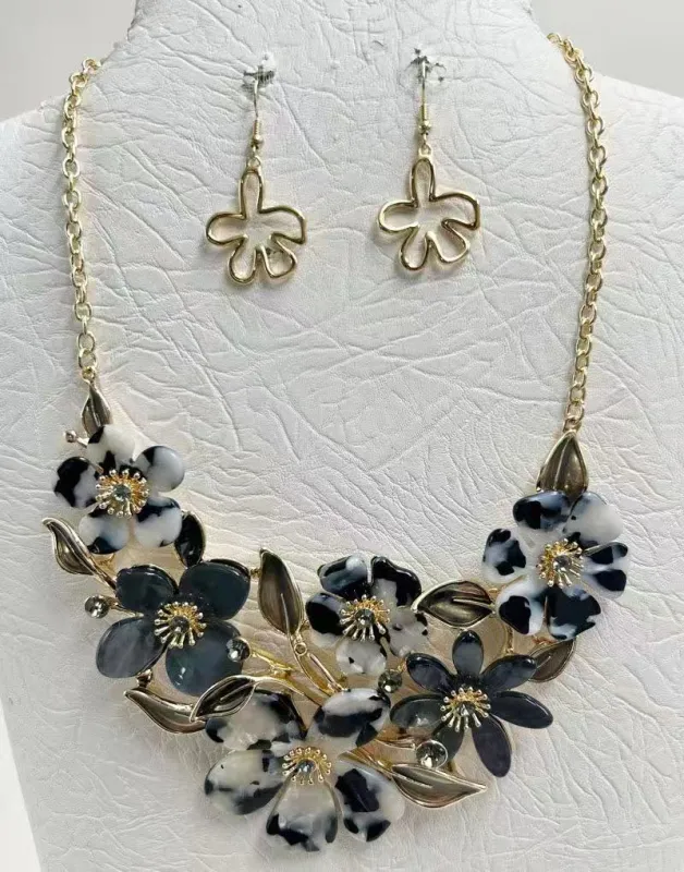 GOLD BLACK FLOWER NECKLACE SET ( 5274 GBK ) sold by Oh My Jewelry
