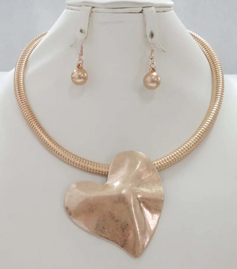 GOLD HEART CHOKER SET ( 5342 G ) sold by Oh My Jewelry