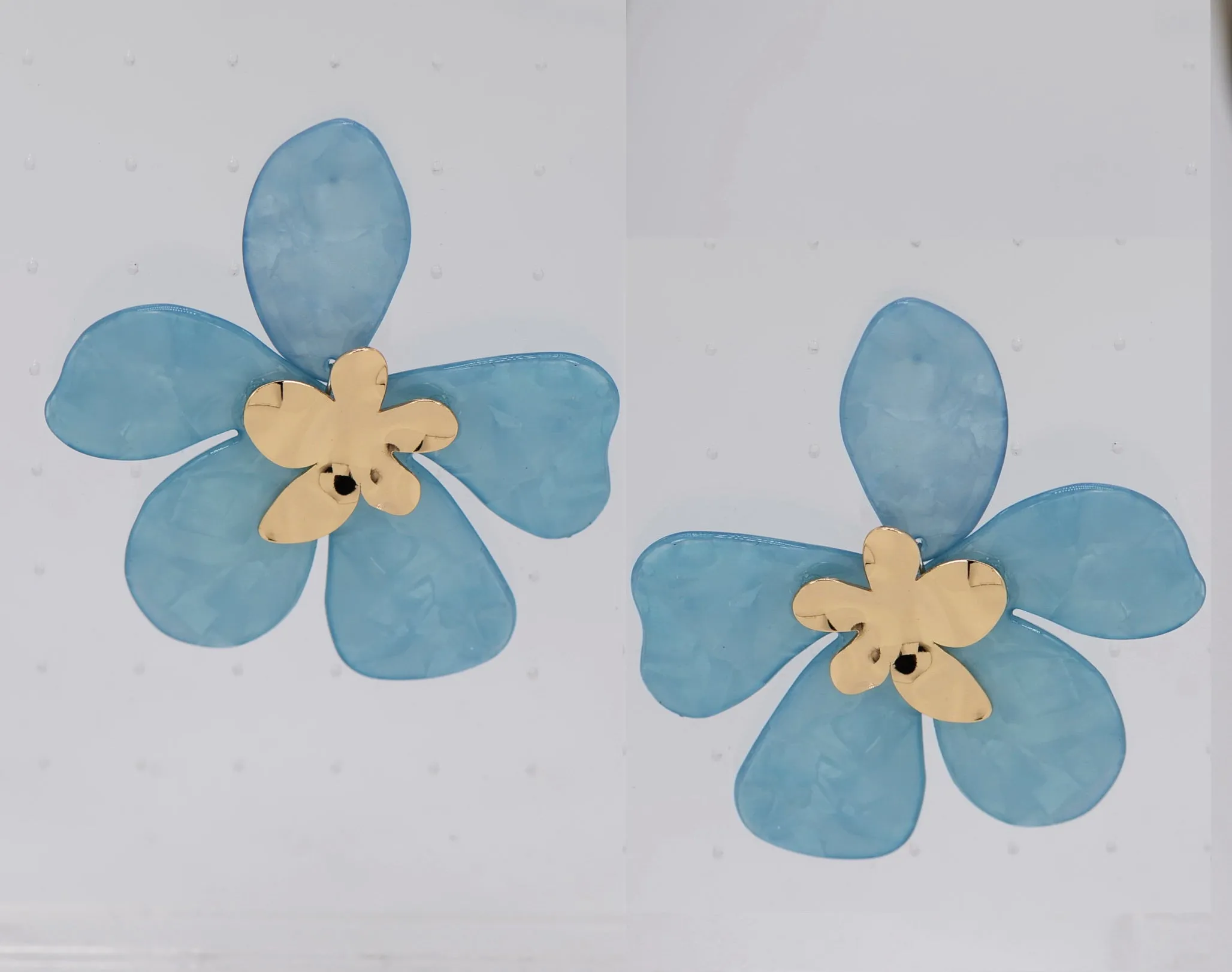 BLUE FLOWER EARRINGS ( 6701 GLBLU ) sold by Oh My Jewelry