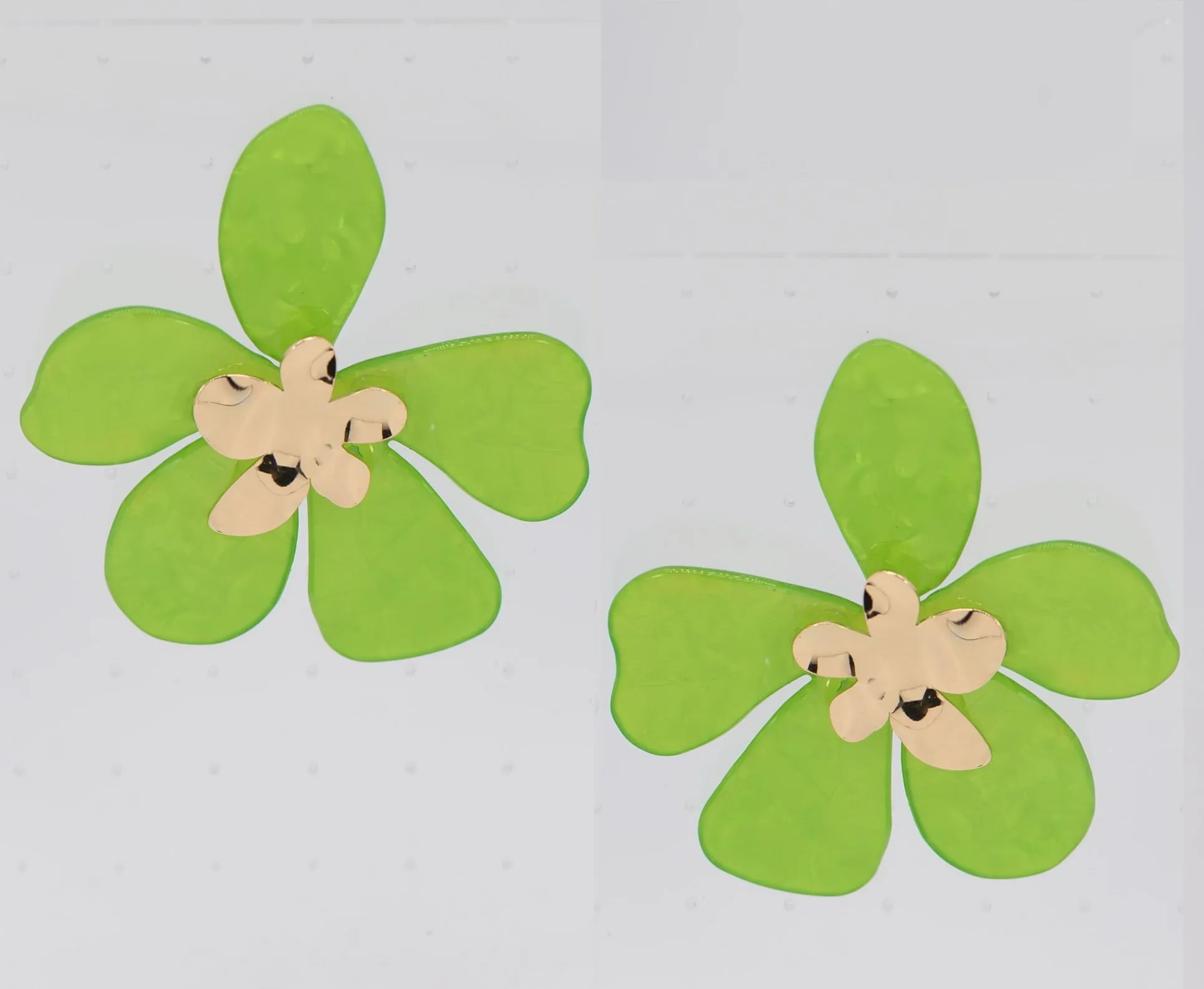GREEN FLOWER EARRINGS ( 6701 GLGRN ) sold by Oh My Jewelry