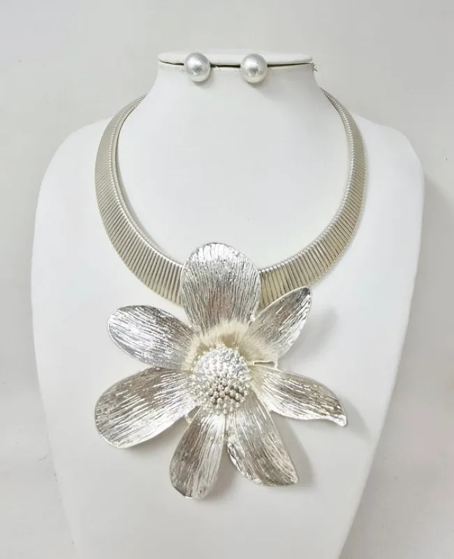 MATTE SILVER FLOWER NECKLACE SET ( 11298 MS ) made by Oh My Jewelry