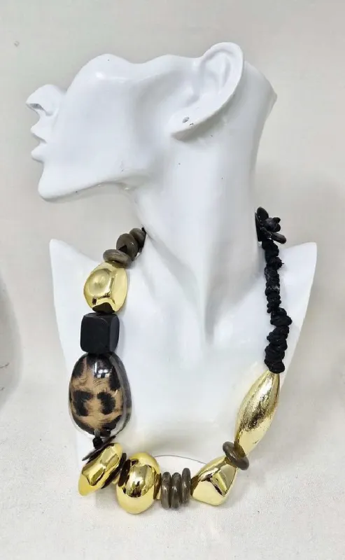 GOLD BLACK NECKLACE ( 11345 BK ) made by Oh My Jewelry