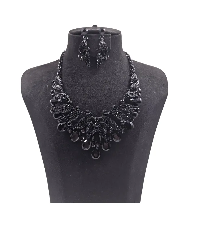 CRYSTAL NECKLACE SET ( 0146 4J ) made by Oh My Jewelry