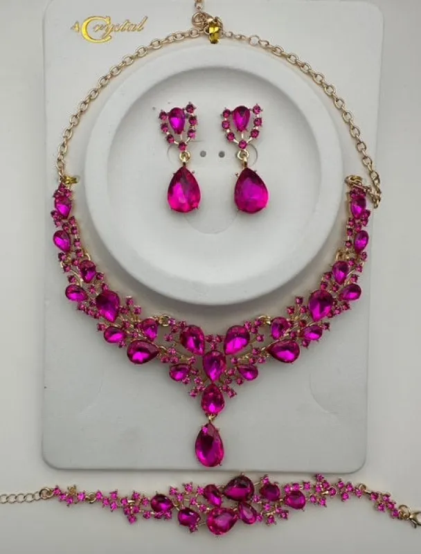 NECKLACE SET ( 386 GFU ) made by Oh My Jewelry