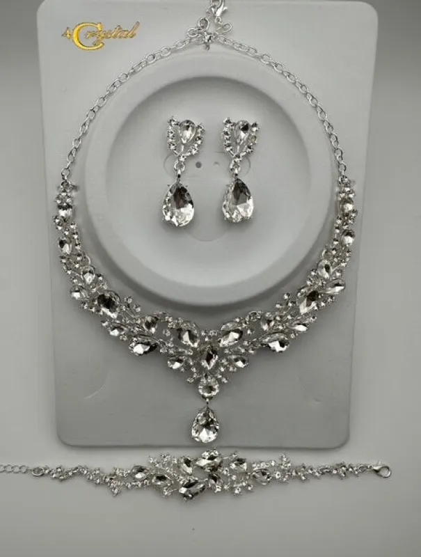 NECKLACE SET ( 386 SCR ) made by Oh My Jewelry
