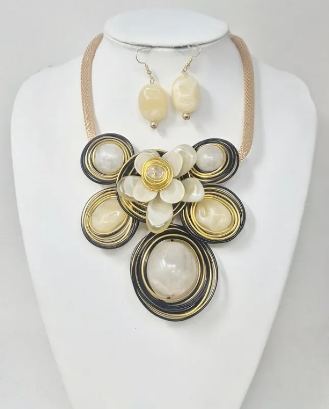 GOLD CREAM NECKLACE SET ( 11326 GIV ) made by Oh My Jewelry