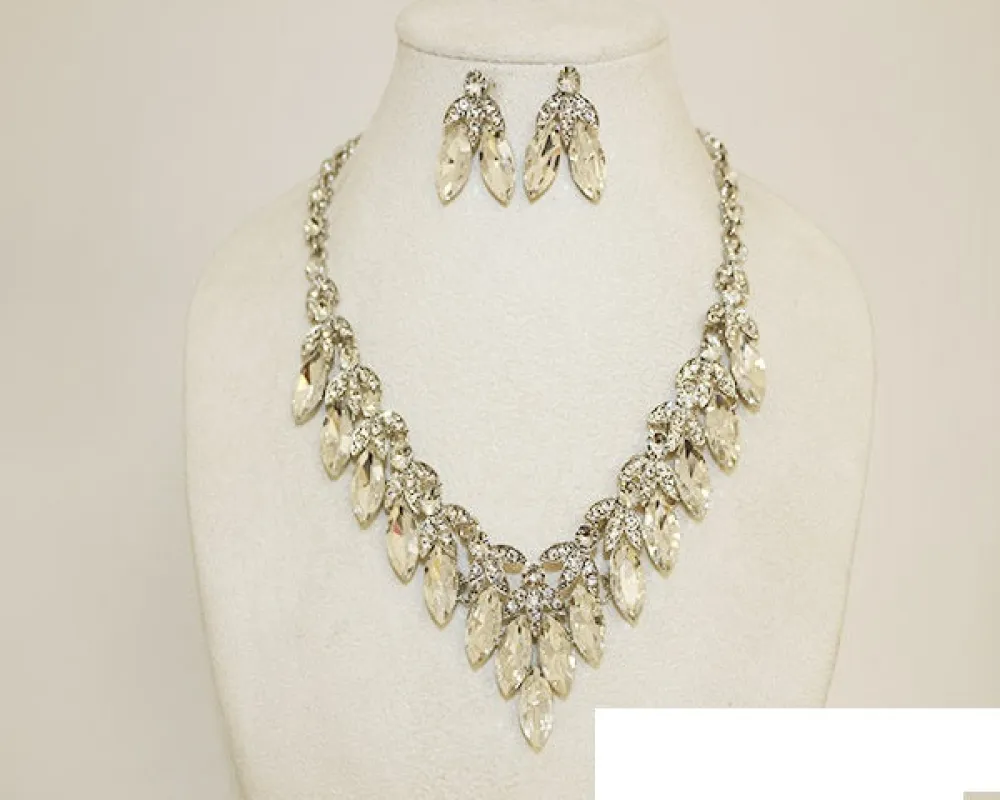 SILVER CLEAR NECKLACE SET ( 1069 SCRY ) made by Oh My Jewelry