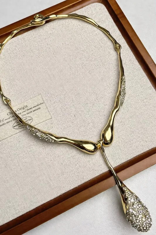 GOLD CHOKER NECKLACE DANGLING CLEAR STONES ( 10 G ) made by Oh My Jewelry