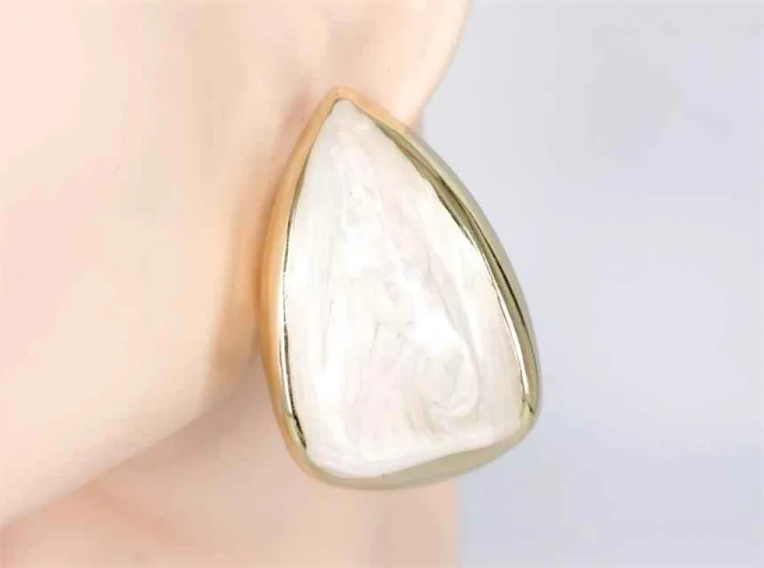 GOLD CREAM EARRINGS ( 7237 GDCR ) made by Oh My Jewelry
