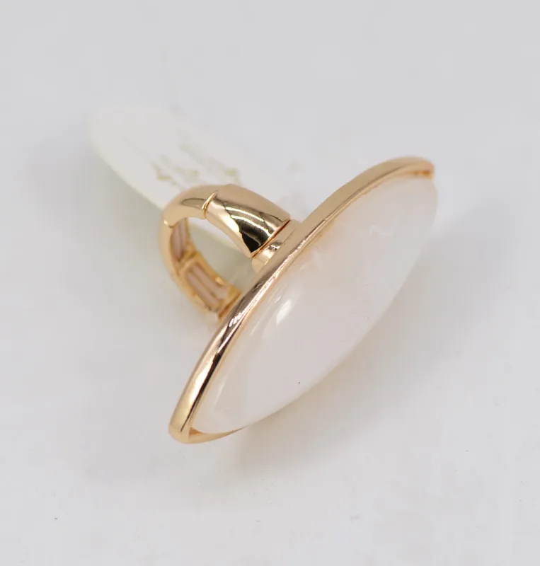 GOLD WHITE OVAL STRETCH RING ( 1020 GLWHT ) made by Fiesta