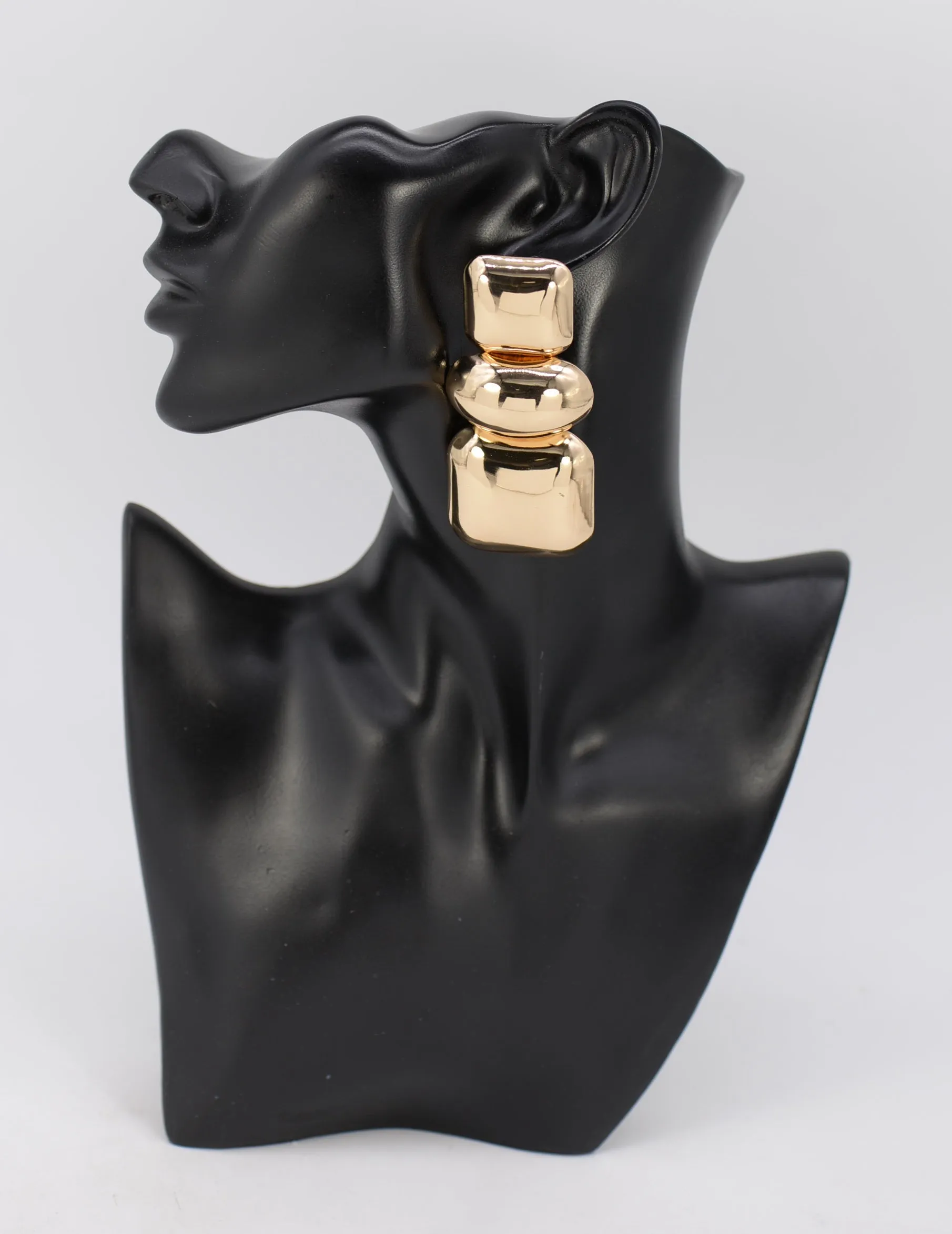 GOLD METAL EARRINGS ( 7028 SGOL ) sold by Oh My Jewelry product image thumbnail 2