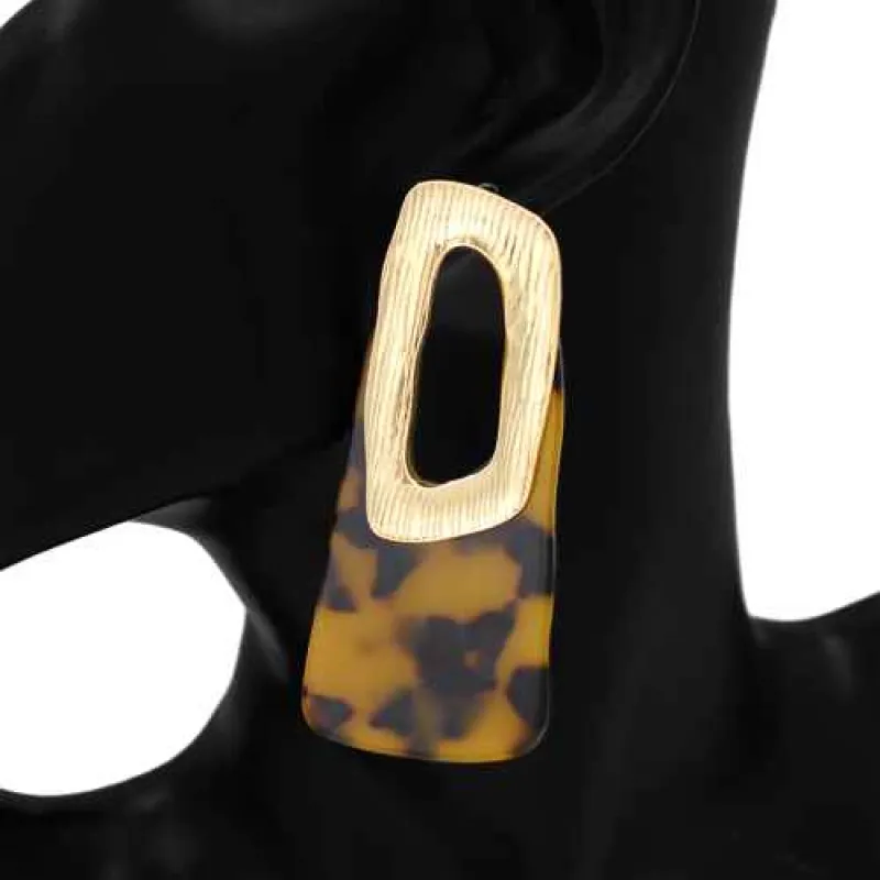 GOLD ACRYLIC EARRINGS ( 1151 GDLEO ) made by Oh My Jewelry