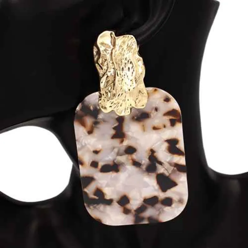 FASHION EARRINGS ANIMAL PRINT OFF WHITE ( 2933 GDIVLEO ) made by Oh My Jewelry