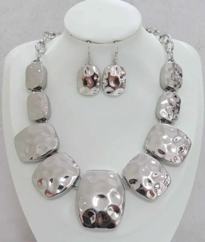SILVER HAMMERED NECKLACE SET ( 4949 S ) made by Oh My Jewelry