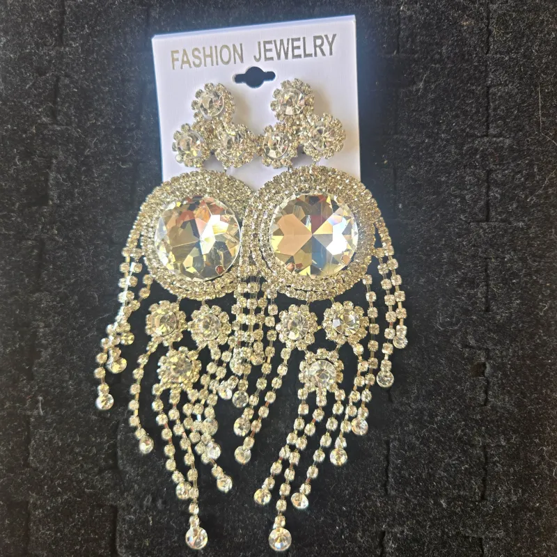 FASHION LARGE DANGLING CHANDELIER EARRINGS CLIP ( ESE8593 CLEARS) made by Oh My Jewelry