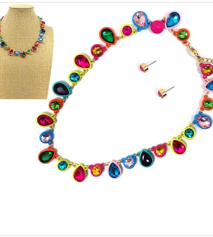 FASHION NECKLACE WITH EARRINGS METAL W GLASS 16" (KNE8956 GDMU) made by Oh My Jewelry