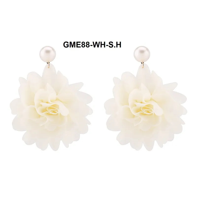 FASHION WHITE FLOWER EARRINGS (GME88-WH) made by Oh My Jewelry